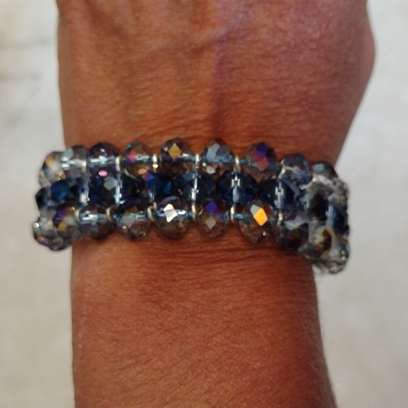 Beautiful metallic beads bracelet. - Picture 1 of 3